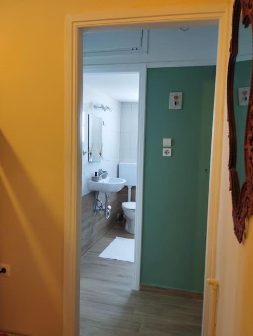 Vicky'S Central Apartment Corinth Экстерьер фото